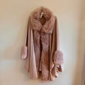 Elegant Pink Faux Fur Trim Poncho
